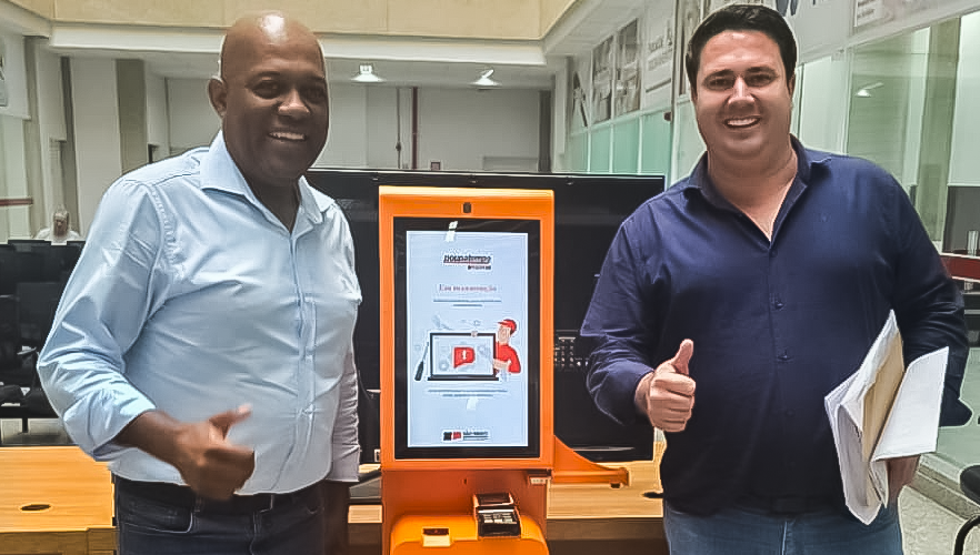 Prefeitura recebe totem de autoatendimento do Poupatempo