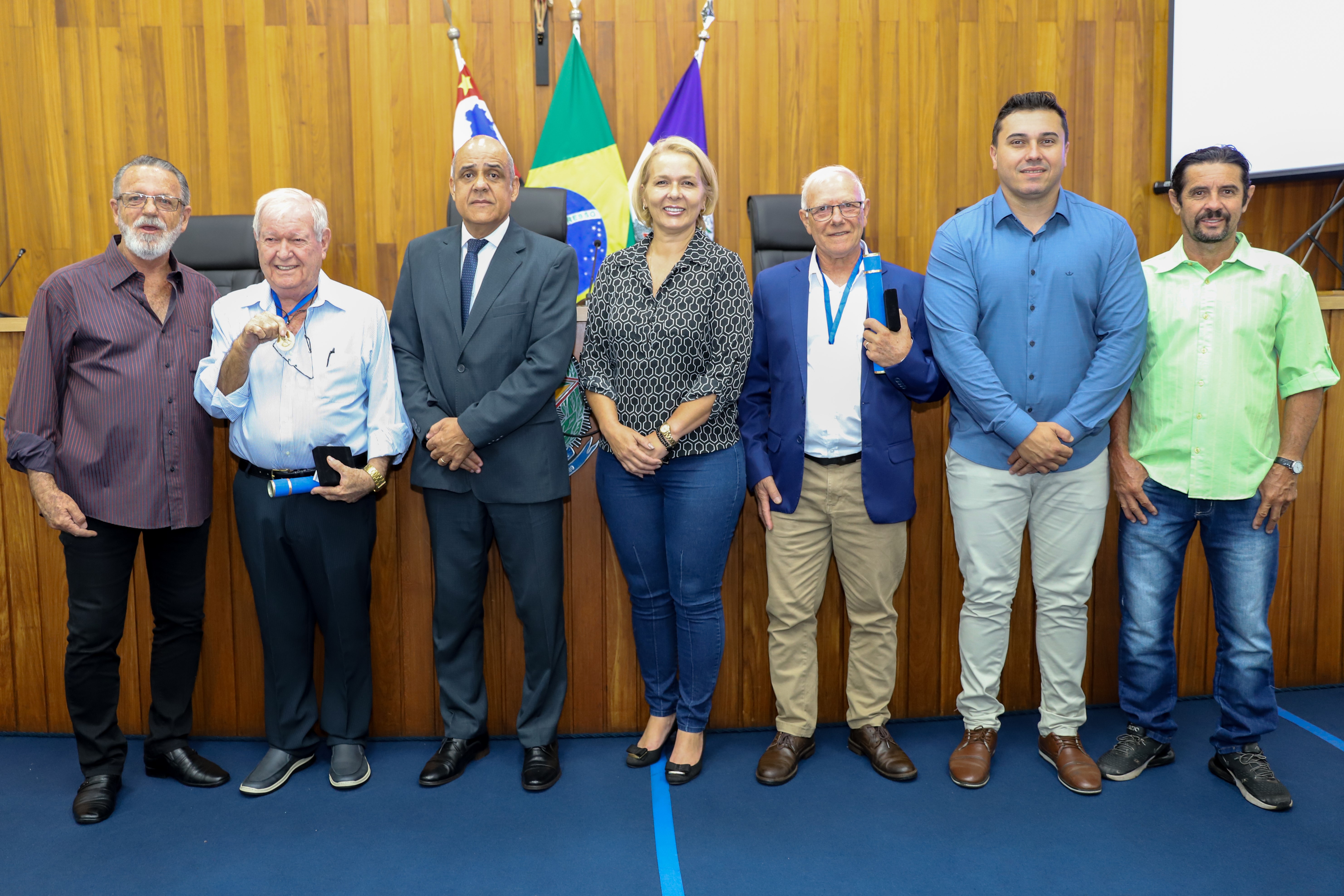 Sessão Solene concede Medalha Newton Prado a Eli Fernandes de Moraes e Antônio José Ferreira (Toninho Lanches)